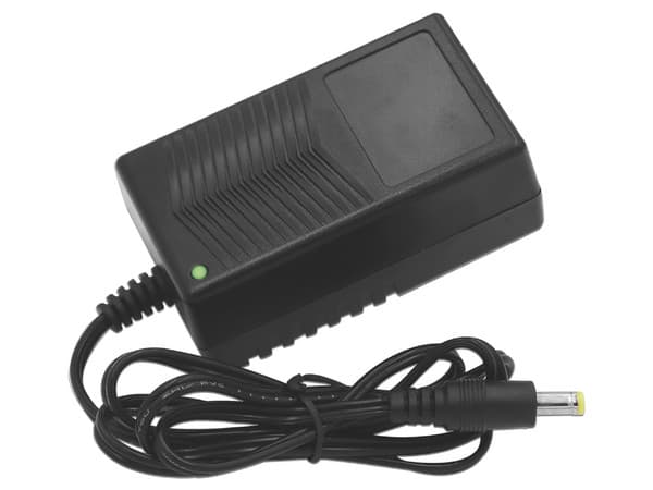 Fuente de Poder Epcom P12DC3A de 12V Regulada, 3 Amp, Aplicaciones de CCTV y Monitoreo.