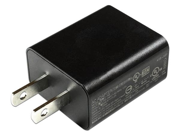 Cargador universal Motorola, 1 puerto USB, 5V 1A, sin cable, Color Negro. OEM.