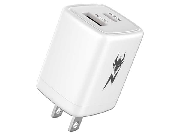 Cargador AC AmpNergy, Dual USB-C PD, 20W, Universal, Blanco, Sin Cable.