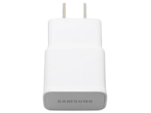 Cargador Universal EP-TA12JWE, 2A, 5V, sin cable y sin empaque, Color Blanco.