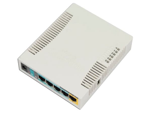 Routeador MikroTik RB951Ui-2HnD inalámbrico de 2 cadenas. Color Blanco.