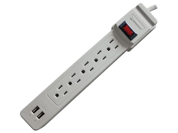 Multicontacto con Supresor de picos Koblenz SS-550 USB de 550 Joules con 5 contactos Nema 5-15R.