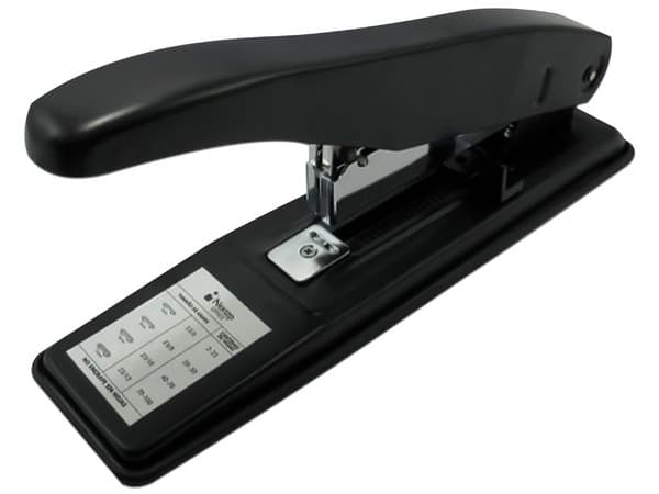 Grapadora Nextep de uso Rudo, hasta 100 Hojas, Color Negro, Contiene 2 Piezas.